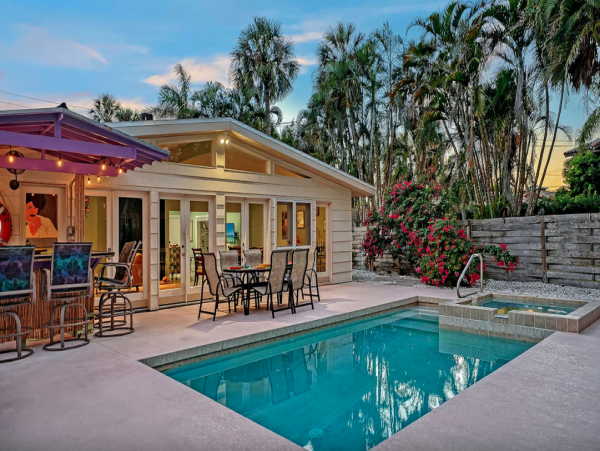 Luxury Lido Key Vacation Home -Private Pool & Beach Access